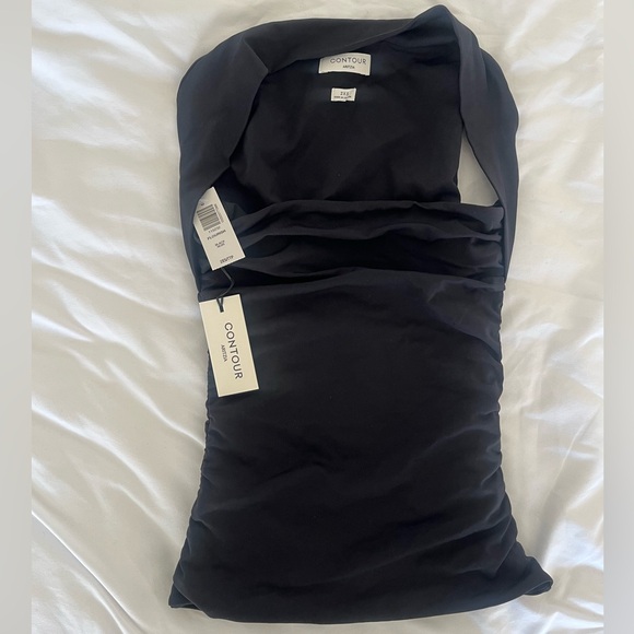 Aritzia Contour Flourish Top - Picture 3 of 3